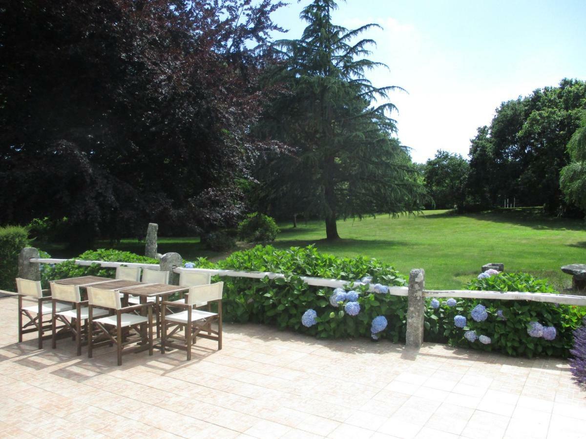 Domaine Les Grandes Roches Bed & Breakfast Tregunc Exterior photo
