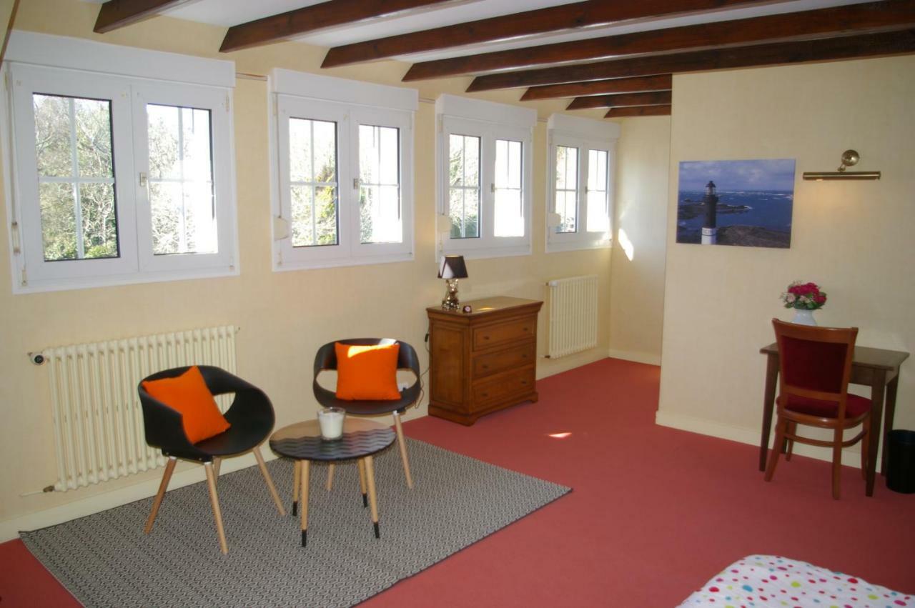 Domaine Les Grandes Roches Bed & Breakfast Tregunc Exterior photo